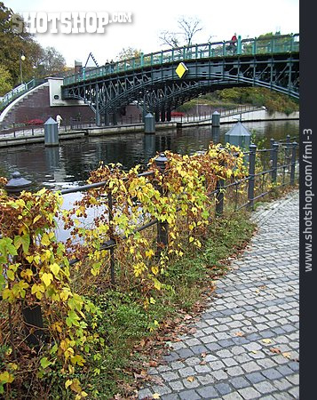
                Brücke, Berlin, Landwehrkanal                   