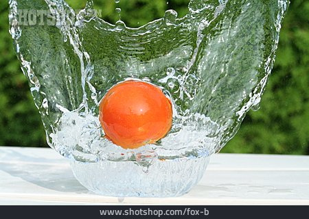 
                Wasser, Tomate, Spritzer                   