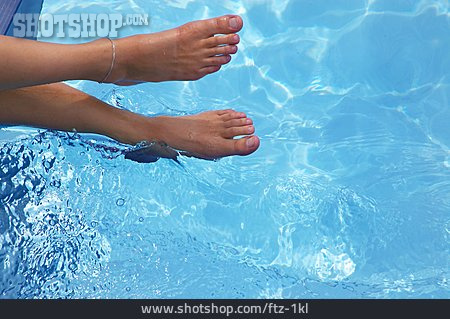 
                Wellness & Relax, Wasser, Schwimmbad, Beine                   