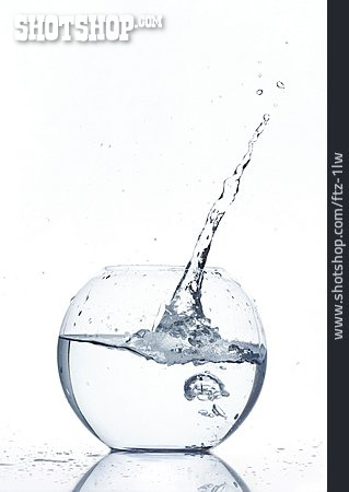 
                Wasser, Glas, Spritzer                   