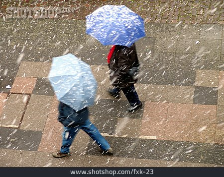 
                Paar, Regenschirm, Schneefall                   