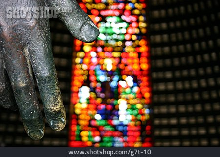 
                Finger, Hand, Kirchenfenster                   