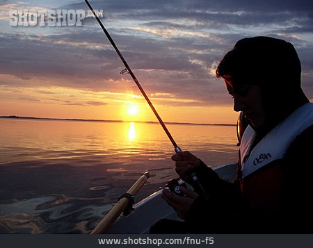 
                Sonnenuntergang, See, Angler                   