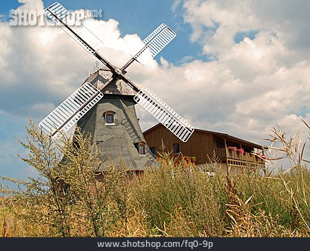 
                Windmühle, Bauernhaus                   