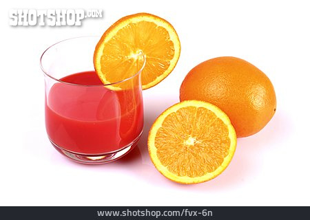 
                Cocktail, Orangenscheibe, Cocktailglas                   