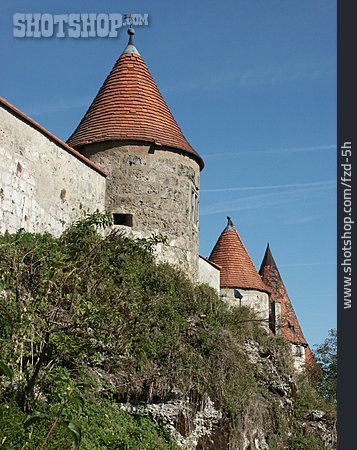 
                Burg Zu Burghausen                   