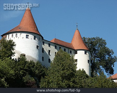
                Burg Zu Burghausen                   