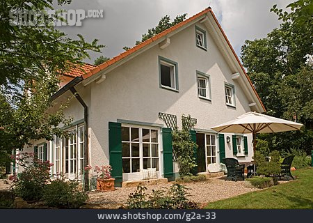 
                Wohnhaus, Eigenheim                   