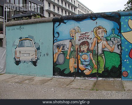 
                Graffiti, Trabant, Ddr, Mauerfall, East Side Gallery                   
