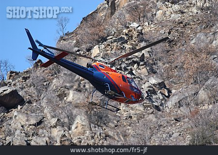
                Hubschrauber, Berghang                   