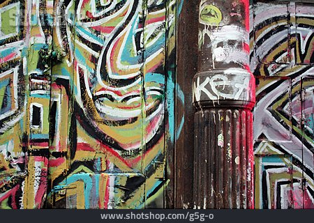 
                Säule, Wand, Graffiti                   