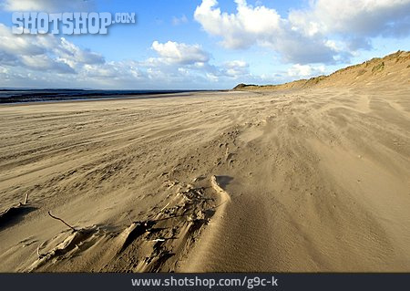 
                Strand, Sand, Bewölkter Himmel                   