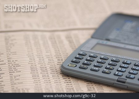 
                Taschenrechner, Zeitung, Aktienkurs                   