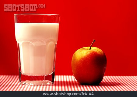 
                Apfel, Milch, Zwei Gegenstände                   