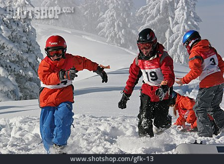 
                Sportbekleidung, Schnee, Positive Emotionen, Wintersport                   