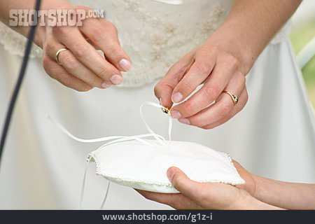 
                Hochzeit, Ehering, Zeremonie                   