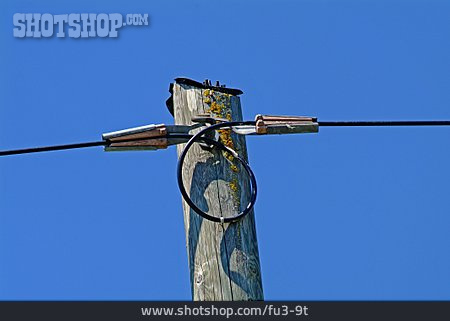 
                Stromleitung, Telefonleitung                   