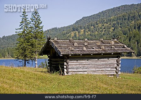 
                Landschaft, Holzhütte                   