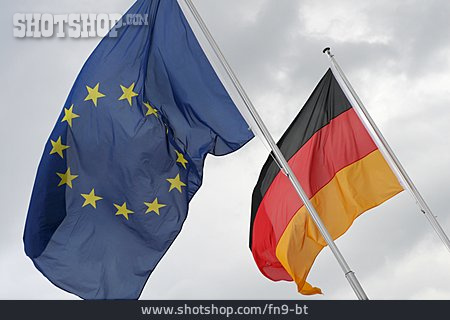 
                Flagge, Deutschlandfahne, Europafahne                   