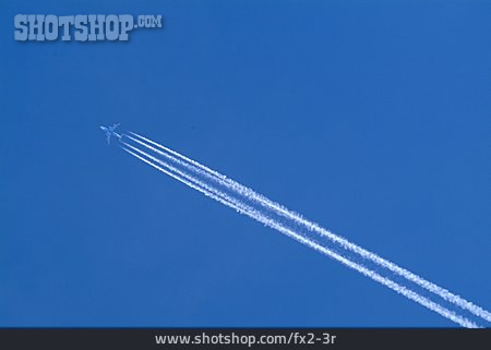 
                Flugzeug, Kondensstreifen                   
