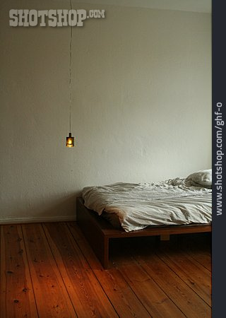 
                Lampe, Bett, Schlafzimmer                   