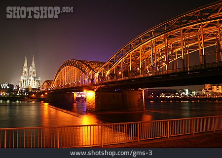 
                Köln, Kölner Dom, Rheinbrücke                   