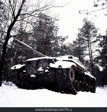 
                Schnee, Panzer                   