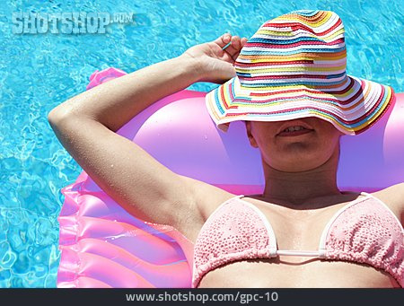 
                Sorglos & Entspannt, Reise & Urlaub, Sommer, Sonnenhut, Swimmingpool, Sonnenbaden                   