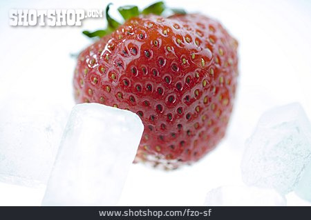 
                Eiswürfel, Erdbeere                   