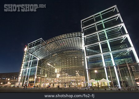 
                Bahnhof, Berlin, Hauptbahnhof                   