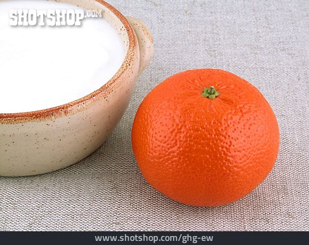 
                Mandarine, Joghurt                   