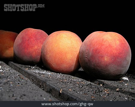 
                Obst, Pfirsich                   