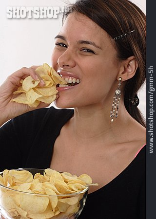 
                Frau, Chips, Heißhunger                   