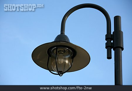 
                Straßenlampe                   