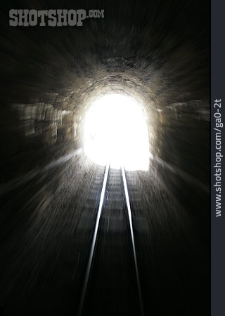 
                Tunnel, Erlösung, Lichtblick, Erkenntnis                   