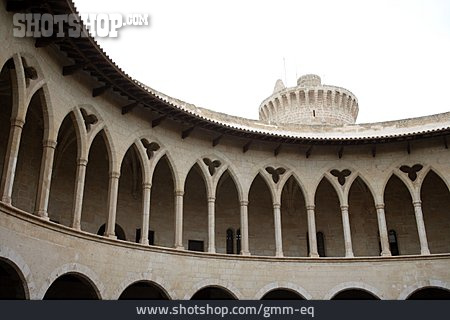 
                Säulengang, Castell De Bellver                   