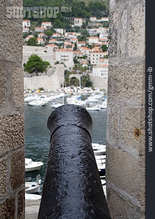 
                Kanone, Dubrovnik, Lovrijenac                   