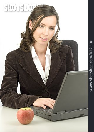 
                Geschäftsfrau, Laptop                   