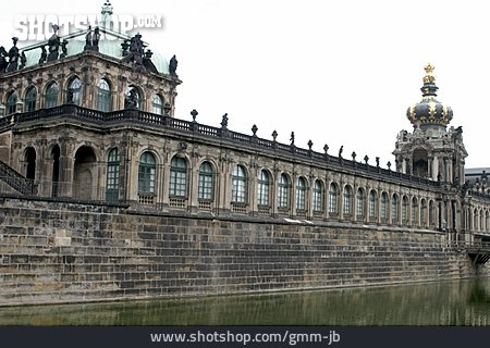 
                Dresden, Zwinger                   