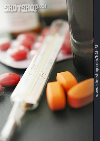 
                Medikament, Tablette, Fieberthermometer                   