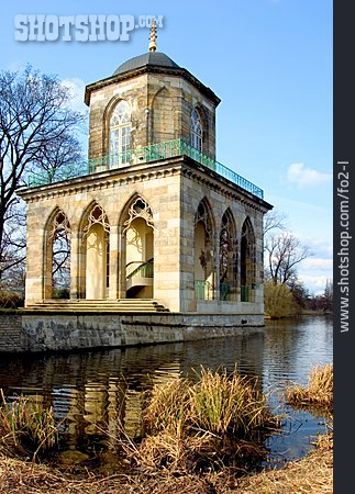 
                Gotische Bibliothek, Potsdam, Heiliger See                   