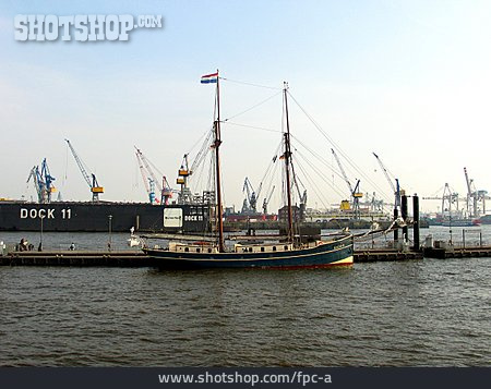 
                Hafen, Elbe                   