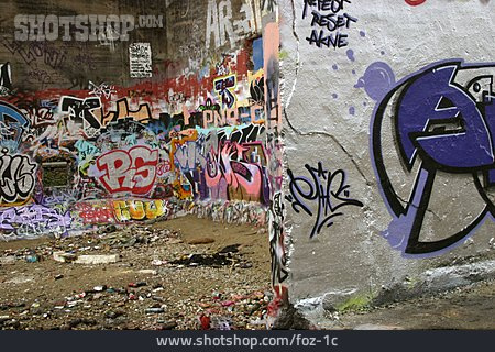 
                Städtisches Leben, Graffiti, Vandalismus                   