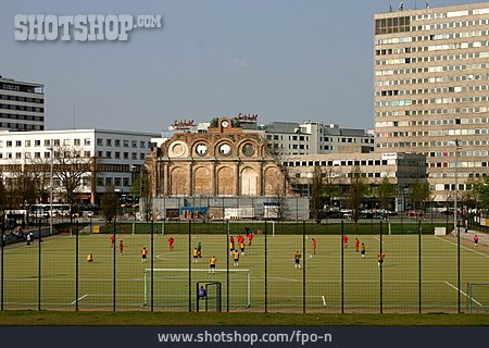 
                Fußballspiel, Anhalter Bahnhof                   