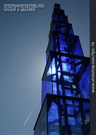 
                Theodor Heuss Platz, Blauer Obelisk                   