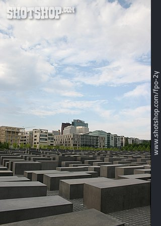 
                Mahnmal, Holocaust                   