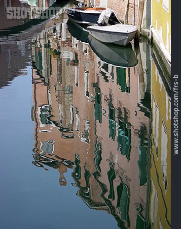 
                Boot, Venedig                   