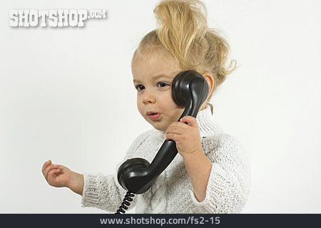 
                Kleinkind, Telefonieren, Telefonhörer                   