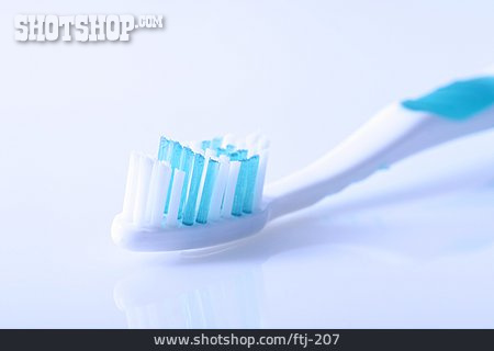 
                Zahnbürste                   
