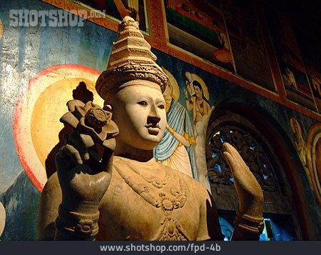 
                Buddhismus, Tempelfigur                   